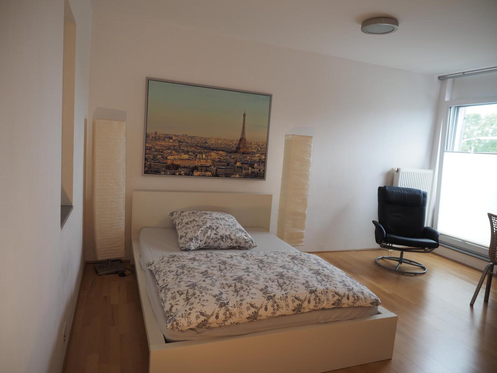 B8 - Just A Private * Düsseldorf