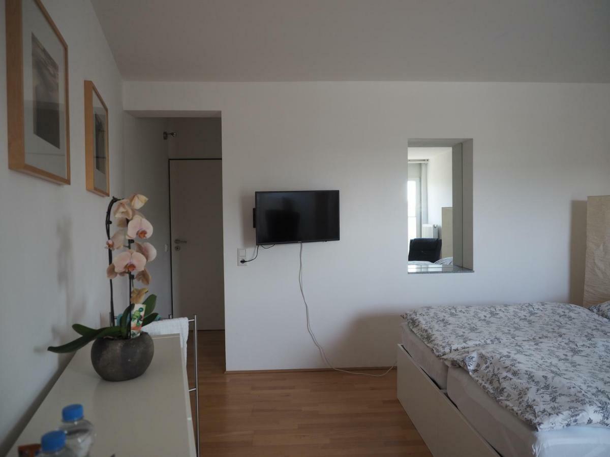 B8 - Just A Private Düsseldorf